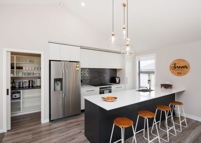  at 4 Sardinia Grove, Fitzherbert, Palmerston North, Manawatu / Whanganui