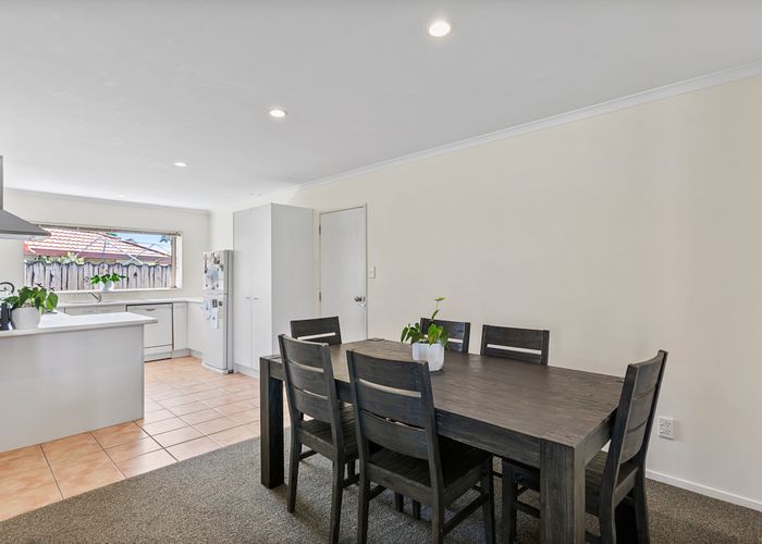  at 9 Regalwood Place, Favona, Auckland
