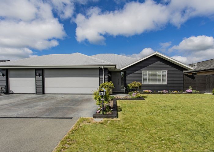  at 18 Oaks Drive, Lincoln, Lincoln