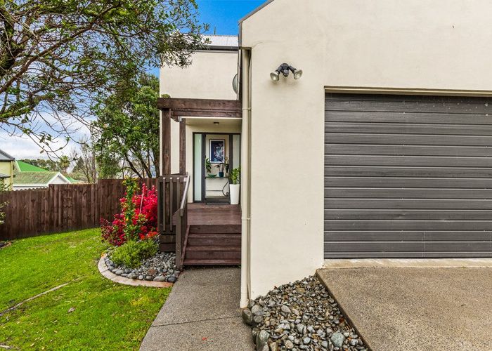  at 5 View Ridge Drive, Ranui, Auckland