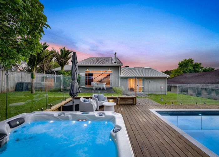  at 5 Foothills Lane, Glen Eden, Waitakere City, Auckland