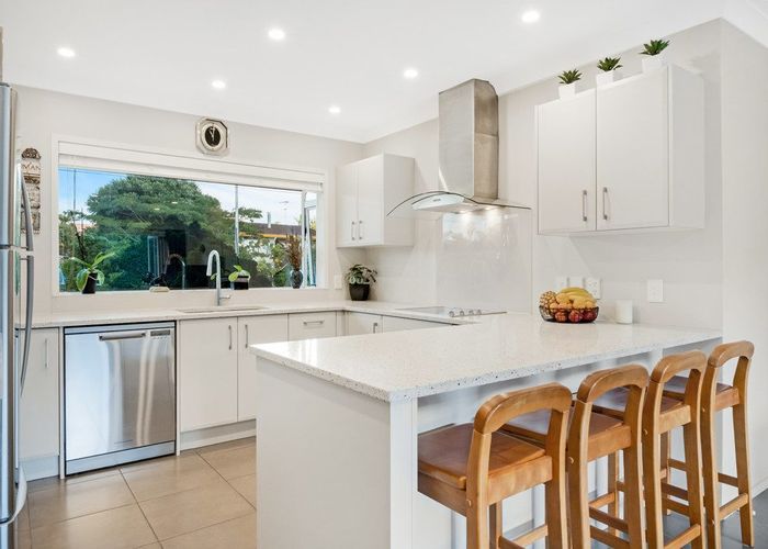  at 138 Bramley Drive, Farm Cove, Auckland