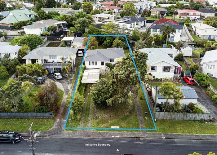  at 8 Coniston Avenue, Te Atatu South, Waitakere City, Auckland