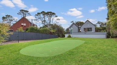  at 22 Blundell Place, Chatswood, Auckland