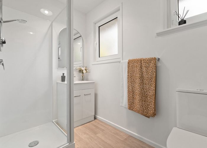  at 2/77 Denise Crescent, Hornby, Christchurch