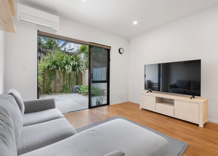  at 12/26 Springvale Drive, Albany, North Shore City, Auckland