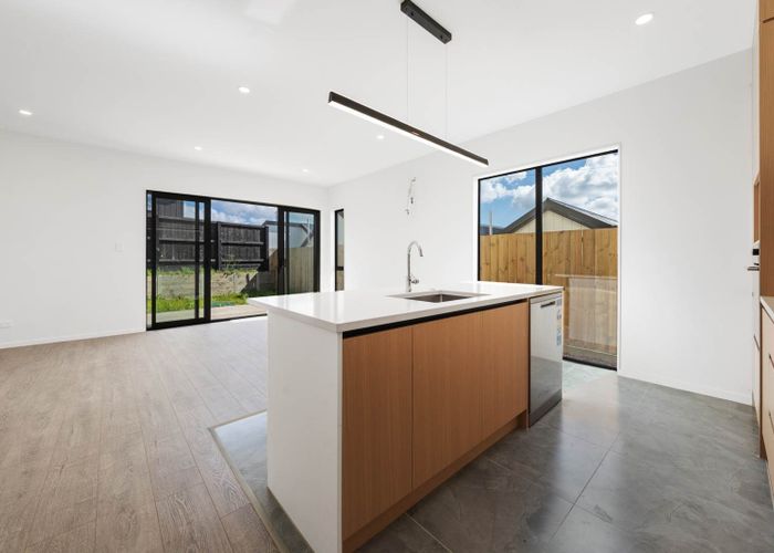  at 5 Kotiu Place, Massey, Waitakere City, Auckland