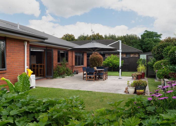  at 3 Wiltshire Drive, Huntington, Hamilton