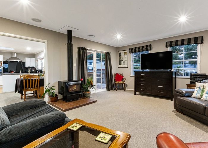  at 7 Luff Place, Whitby, Porirua, Wellington