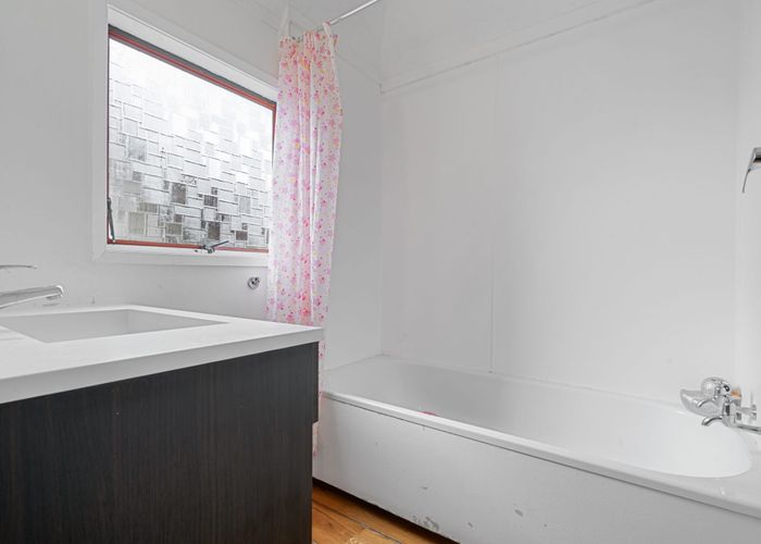  at 12/19A Gray Avenue, Mangere East, Manukau City, Auckland