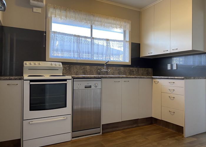  at 12 Bankwood Road, Chartwell, Hamilton