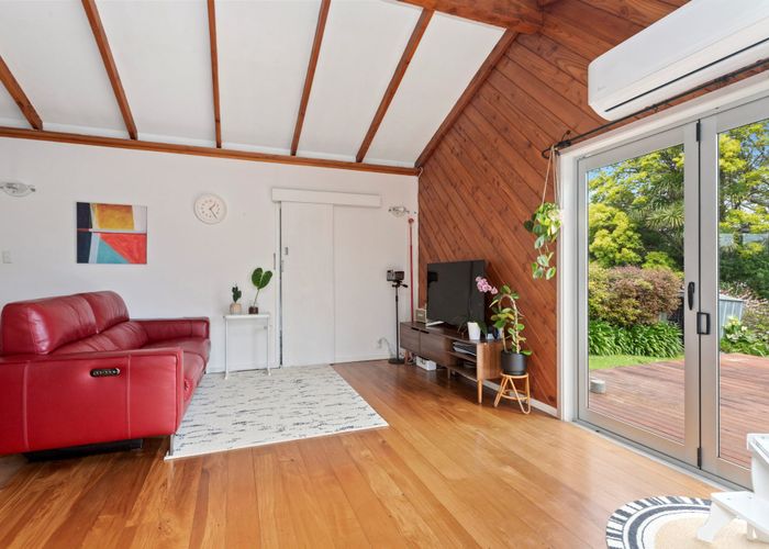  at 17 Curacao Place, Half Moon Bay, Auckland