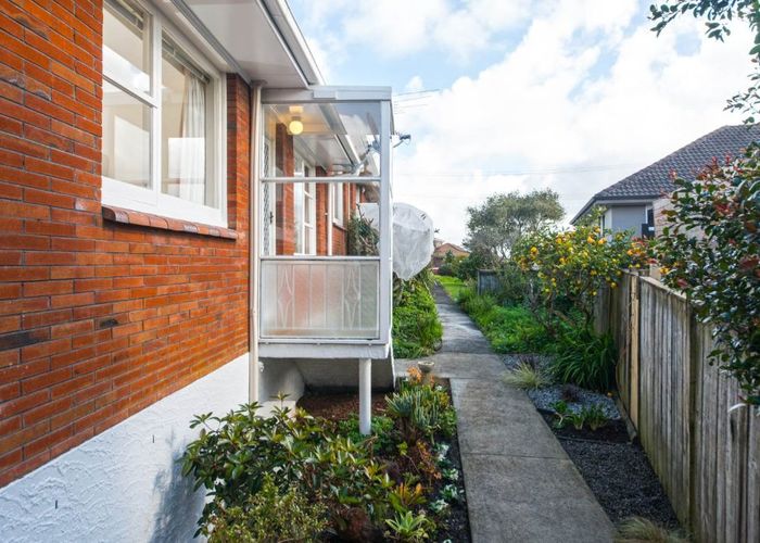  at 4/1542 Dominion Rd Extension, Mount Roskill, Auckland City, Auckland