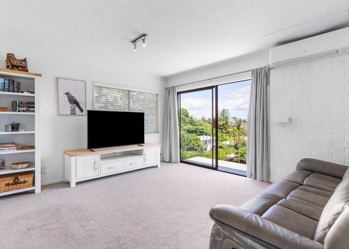  at 9 Sispara Place, Beach Haven, North Shore City, Auckland