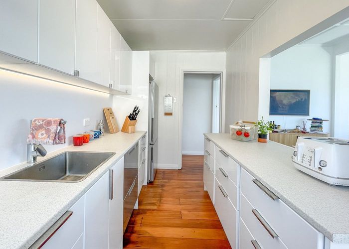  at 41 Overtoun Terrace, Hataitai, Wellington