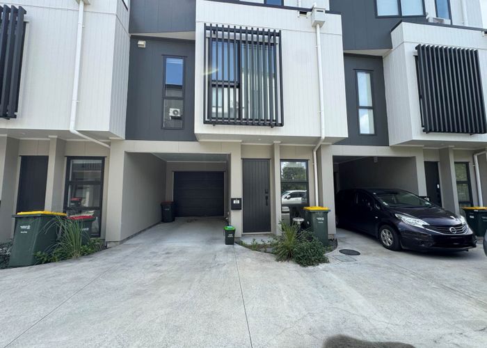  at 22 Mina Way, Browns Bay, Auckland