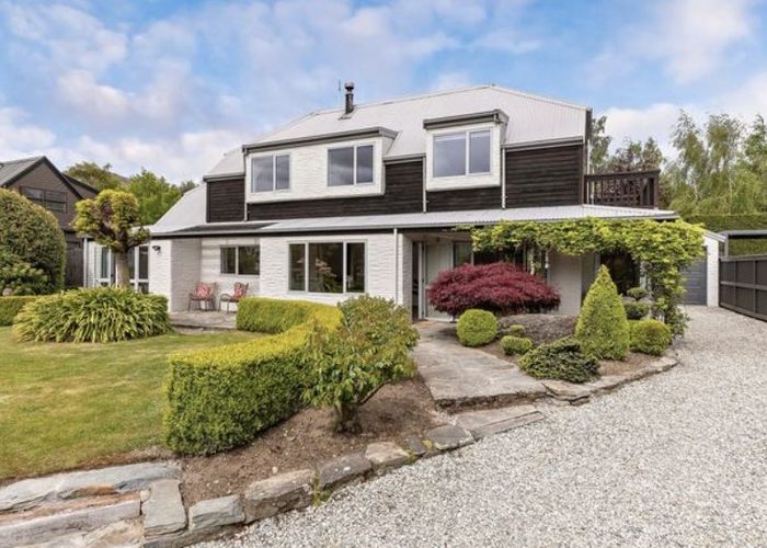  at 7 Kelvin Place, Kelvin Heights, Queenstown