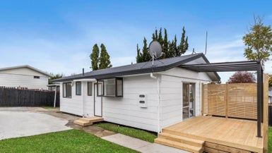  at 2/63 Redcrest Avenue, Red Hill, Papakura