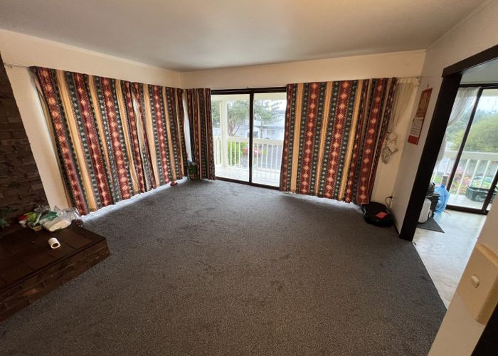  at 69 Chelsea View Drive, Chatswood, North Shore City, Auckland