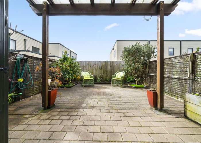  at 4/15 Harbour View Road, Te Atatu Peninsula, Auckland