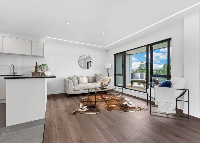  at 4/49 Northboro Road, Belmont, North Shore City, Auckland