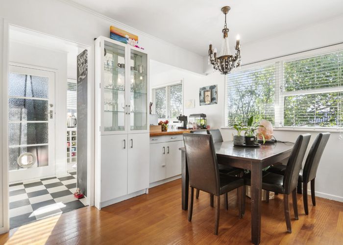  at 10 Aplin Place, Birkdale, North Shore City, Auckland