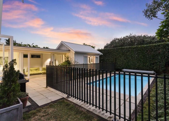  at 8 Faulder Avenue, Westmere, Auckland