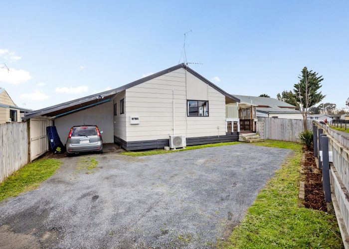  at 4 Silkwood Lane, Melville, Hamilton, Waikato