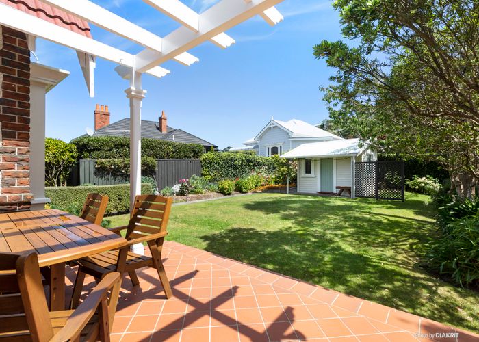  at 16 Plunket Street, Kelburn, Wellington