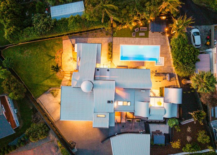  at 10 Caithness Place, Farm Cove, Manukau City, Auckland