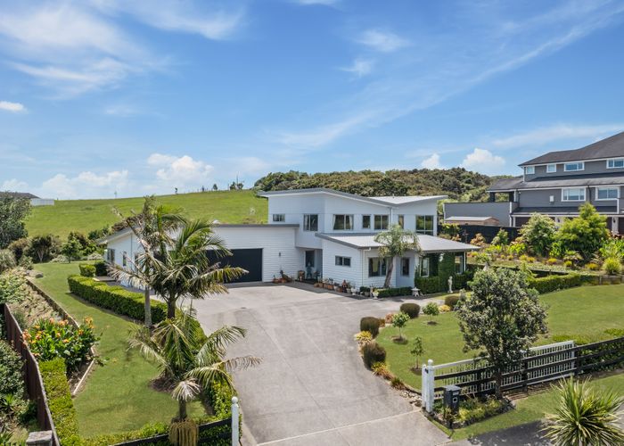  at 17 Imperial Place, Flat Bush, Auckland
