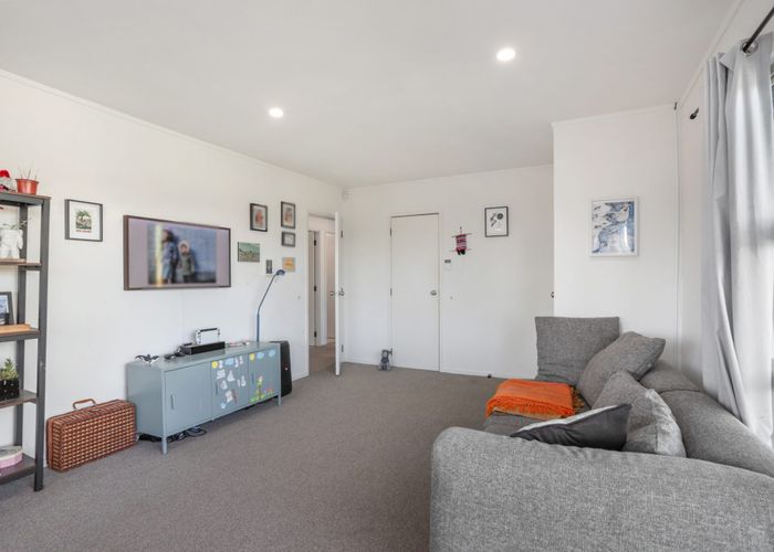  at 1/18A Sherwood Avenue, Te Atatu South, Waitakere City, Auckland