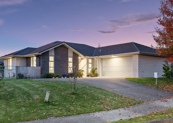  at 190 Rowesdale Drive, Ohauiti, Tauranga