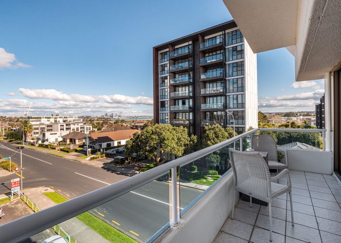  at 2G/15 Auburn Street, Takapuna, Auckland