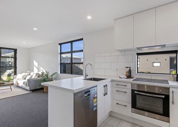  at 2/68 Barbour Street, Waltham, Christchurch City, Canterbury