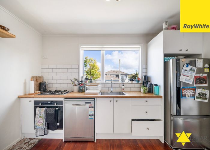  at 37 Willerton Avenue, New Lynn, Waitakere City, Auckland