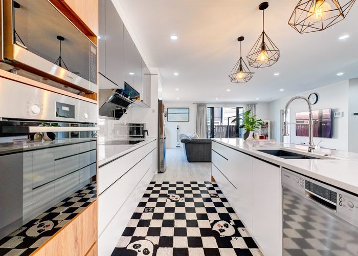  at 5 Kearns Drive, Hobsonville, Waitakere City, Auckland