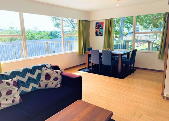  at 1/22 Weatherly Road, Torbay, Auckland