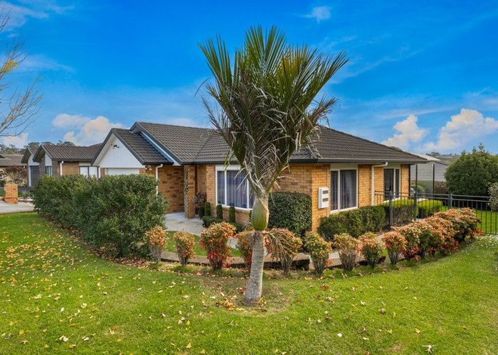  at 8 Toledo Avenue, Henderson, Waitakere City, Auckland