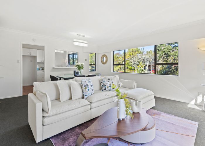  at 1/1 Bramley Drive, Farm Cove, Manukau City, Auckland