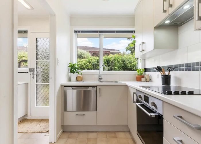 at 4/28 Ferndale Road, Mount Wellington, Auckland City, Auckland