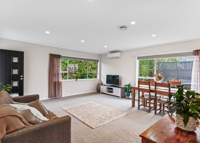  at 2/4 Illana Place, Ranui, Waitakere City, Auckland
