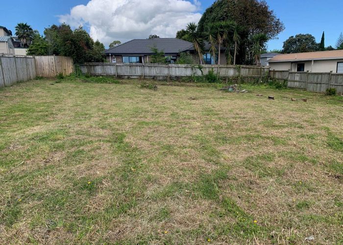  at 8 Ambrosia Avenue, Henderson, Waitakere City, Auckland