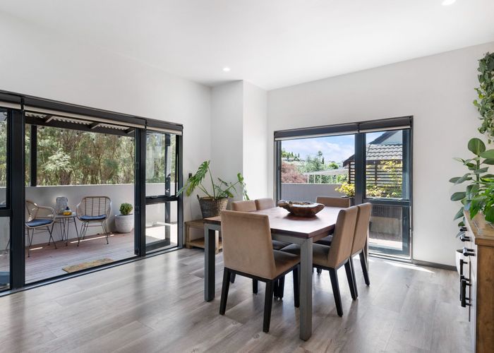  at 8/19 Langana Avenue, Browns Bay, Auckland