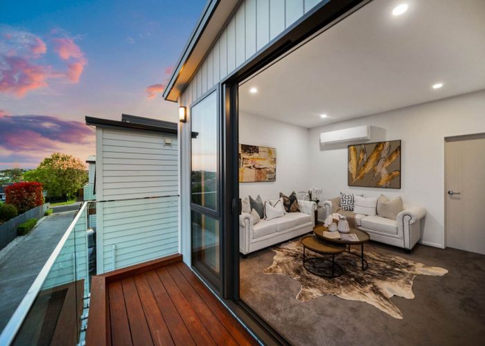  at 6D Tiroroa Avenue, Te Atatu South, Waitakere City, Auckland