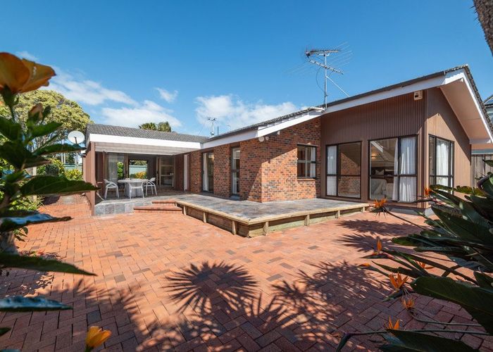  at 18 Sanders Avenue, Takapuna, North Shore City, Auckland