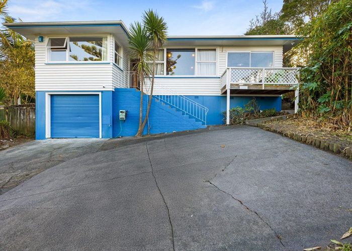  at 22 Thuja Street, Green Bay, Waitakere City, Auckland