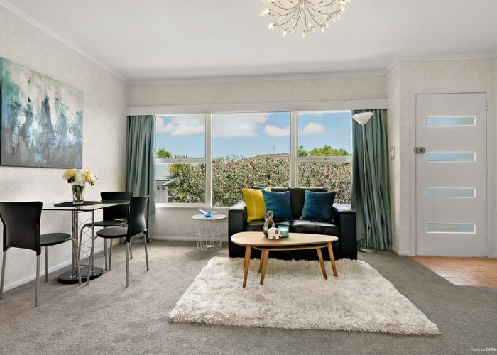  at 2/32 Wicklow Road, Narrow Neck, North Shore City, Auckland