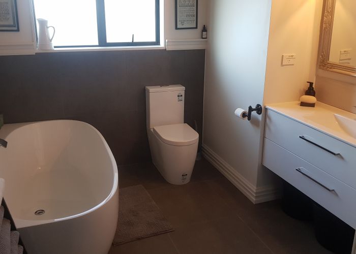  at 5 Chatswood Grove, Fitzroy, New Plymouth