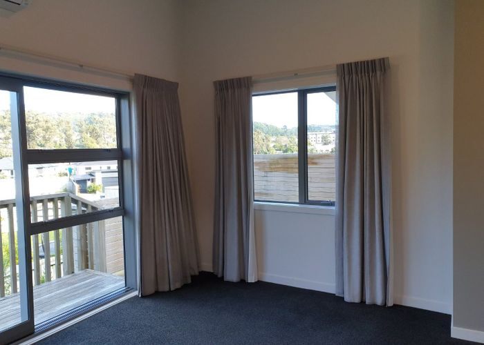  at 5 Flotilla Place, Whitby, Porirua
